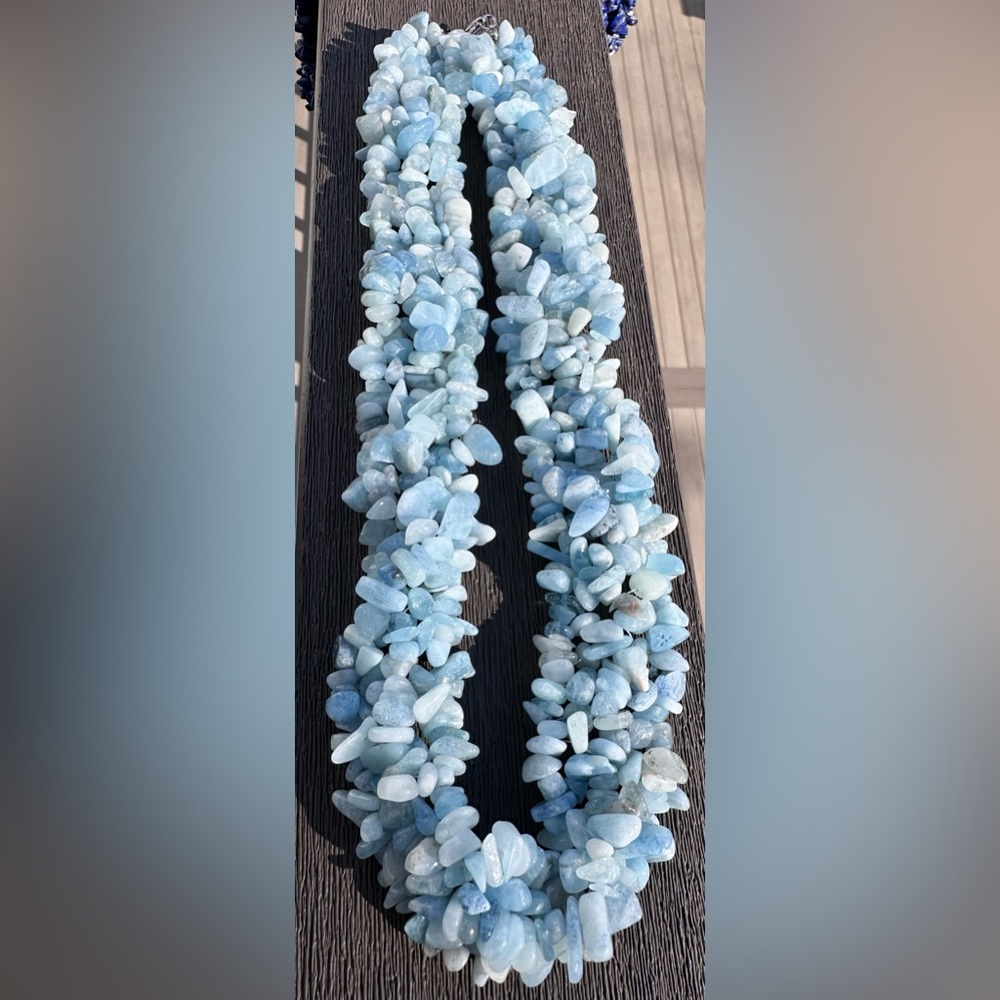 Aquamarine necklace made of sterling silver and aquamarine chip beads